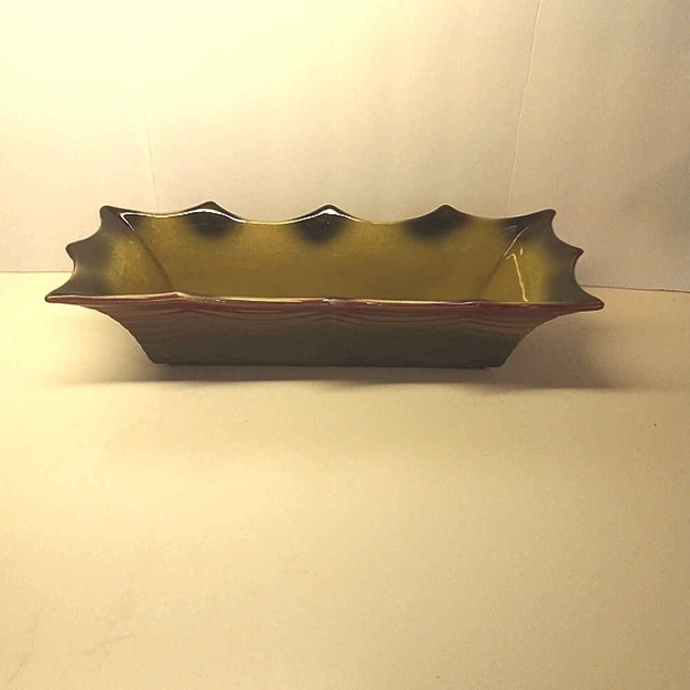 Vintage hull pottery